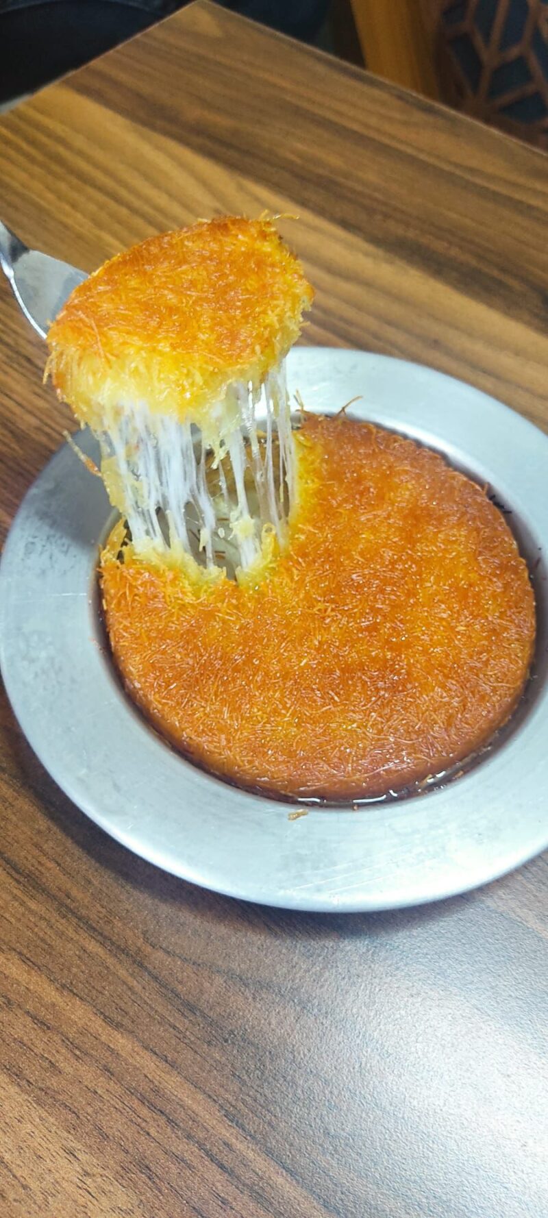 Bol peynirli künefe
